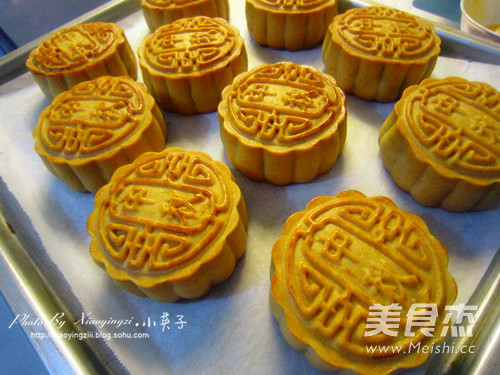 Mooncakes with Red Bean Paste and Pine Nut Filling recipe