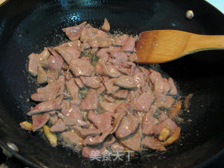 Stir-fried Liver Tip with Purple Beetroot recipe