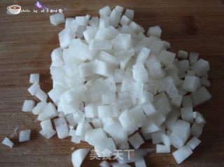 Eat The Three Treasures of Winter: Food Therapy---rock Sugar and White Radish Juice recipe