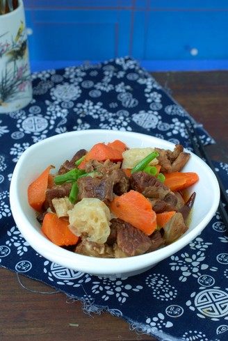 Beef Stew with Carrot Noodles and Lotus Root