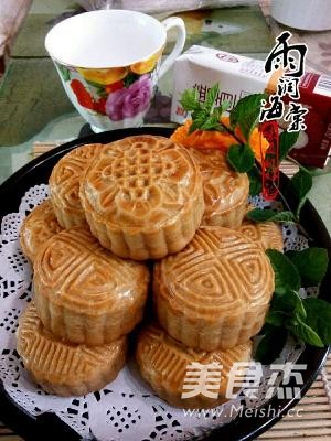 Mooncakes with Bean Paste and Nut Filling recipe