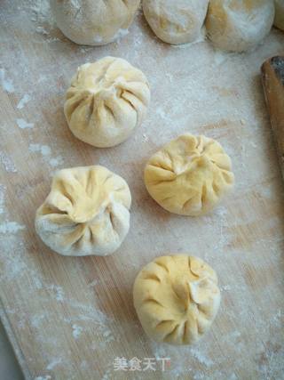 Pumpkin Baked Red Bean Buns recipe