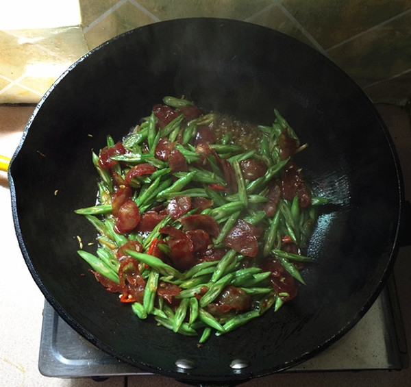 Cantonese Sausage Stir-fried String Beans recipe