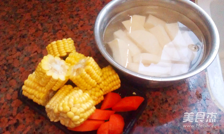 Corn and Potato Bone Soup recipe
