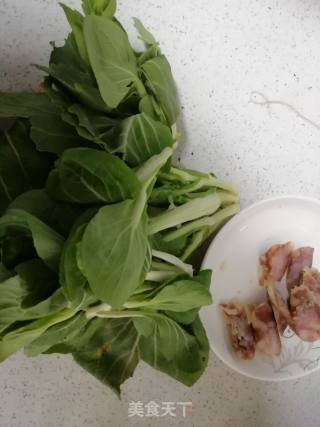 Sausage Stir-fried Green Cabbage Moss recipe