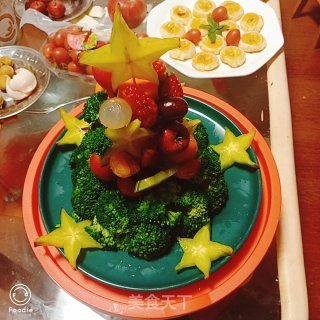 Fruit Christmas Tree in Snowflakes recipe