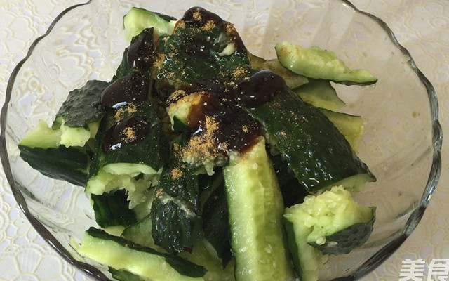 Learn to Slap Cucumbers with Cold Salad in One Minute recipe