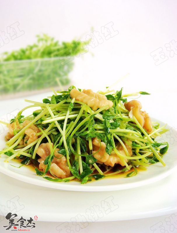 Peach Kernel Pea Sprouts with Cold Dressing recipe