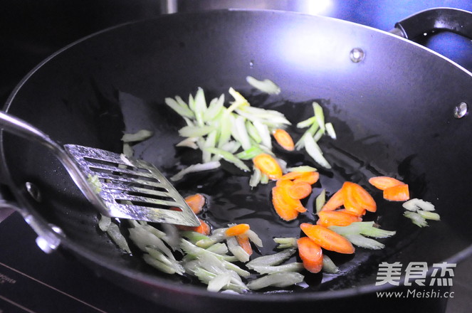 Walnut and Lily Vegetarian Stir-fry recipe