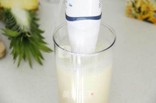 Freshly Squeezed Strawberry Pineapple Milkshake recipe