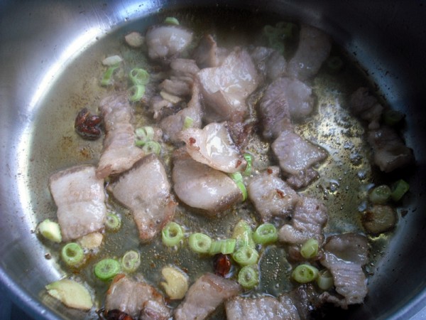 Stir-fried Kidney Beans with Pork Belly recipe