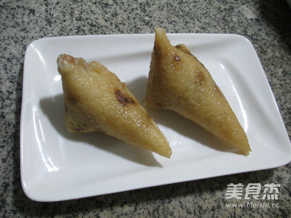 Glutinous Rice Dumplings with Peanuts and Raisins recipe