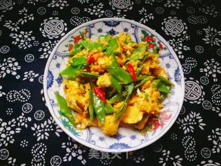 #团圆饭# Fried Egg with Fried Snow Peas recipe