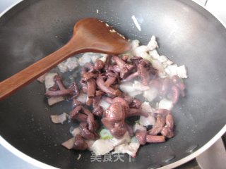 Fried Potato Chips with Red Mushroom recipe