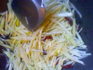 Simple But Memorable Dish-vegetable Fried Potato Shreds recipe