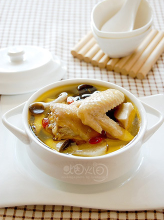 Simmered Chicken Soup with Yam and Mushrooms