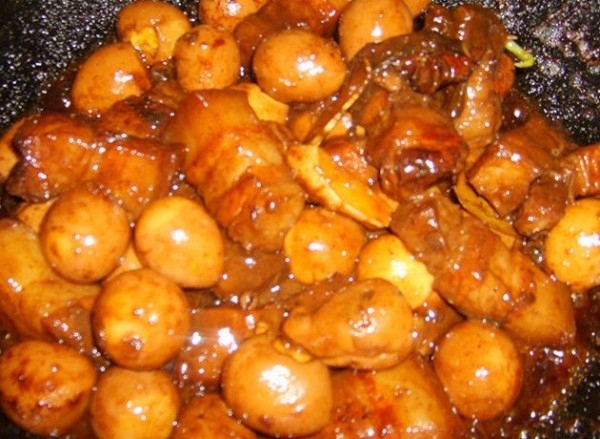 Braised Pork with Quail Eggs recipe