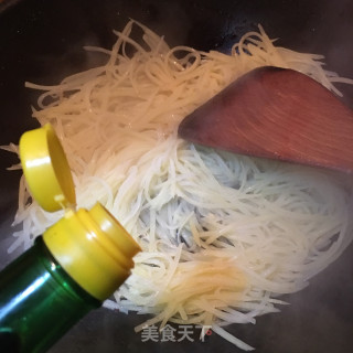 Hot and Sour Potato Shreds recipe