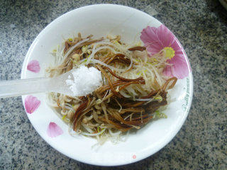 Golden Needle Mushroom Mixed with Mung Bean Sprouts recipe
