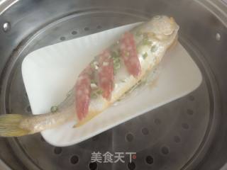 Steamed Small Yellow Croaker with Chinese Sausage recipe