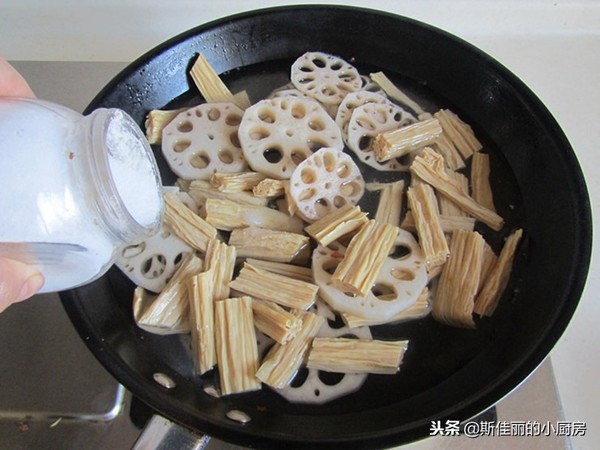 Stir-fried Pork with Spicy Beancurd and Lotus Root recipe