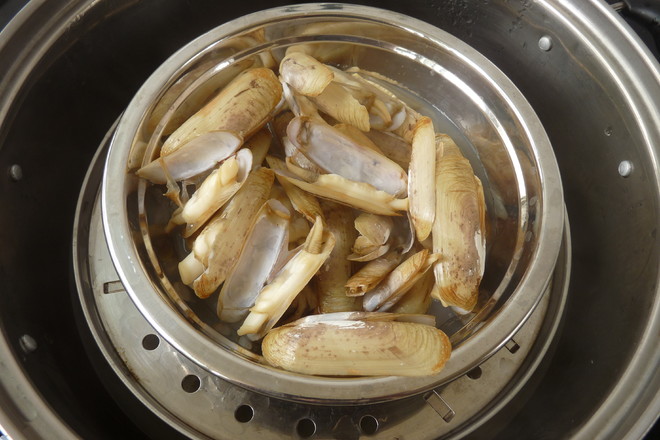 Steamed Egg with Clam Clam Chopped Pepper recipe