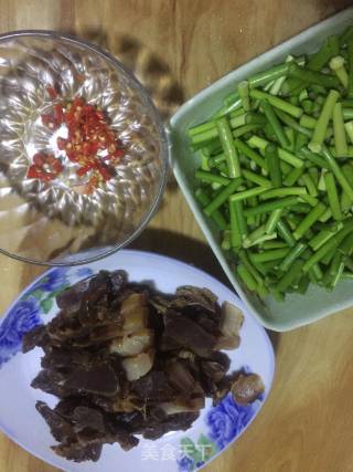 Stir-fried Bacon with Garlic Moss recipe