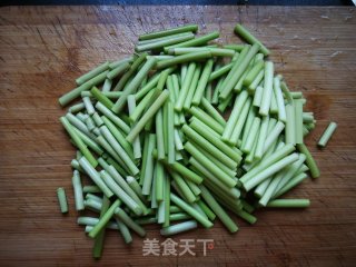 Stir-fried Garlic Moss with Morels recipe