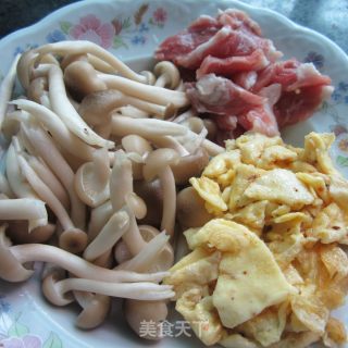 Shimeji Mushroom Meat Soup with Egg Skin recipe