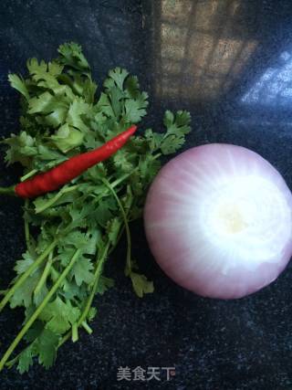 Coriander Mixed with Onions recipe