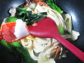Cabbage Flower Crab Belt Noodle recipe