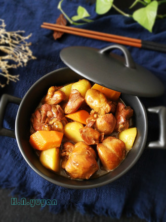 Braised Chicken Nuggets with Potatoes and Carrots