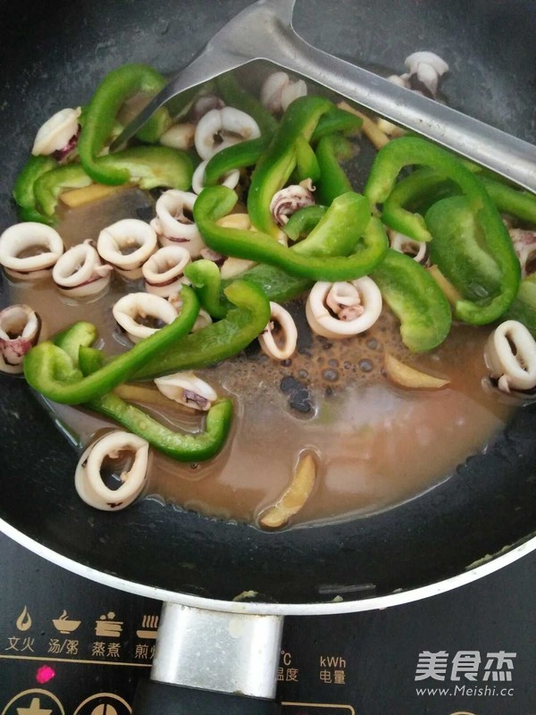 Fried Cuttlefish with Green Peppers recipe