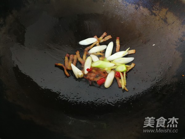 Stir-fried Double Ears with Shredded Pork recipe