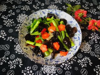 Stir Fried Fungus with Vegetable Core recipe