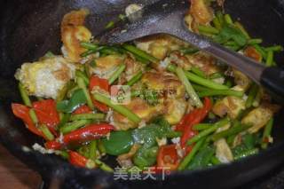 Scrambled Eggs with Garlic Moss recipe