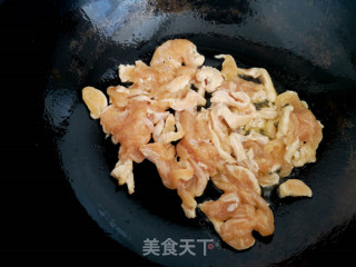 Stir-fried Mushrooms with Shredded Chicken recipe