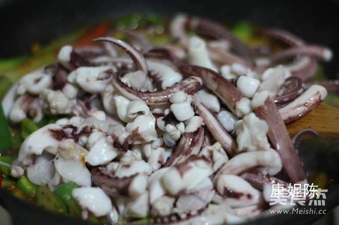 Stir-fried Squid with Sauce recipe