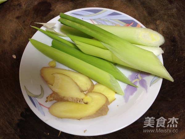 Astragalus and Red Date Chicken Soup recipe