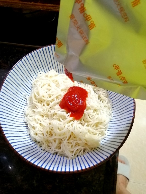 Simple Breakfast~~tomato Hot Pot Noodles recipe