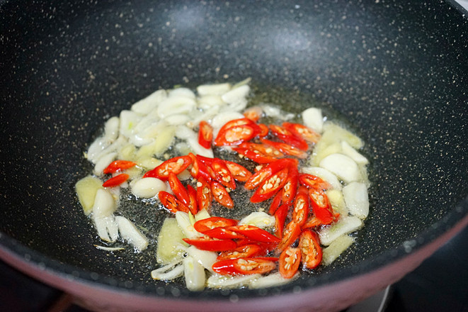 Sausage and Radish in Clay Pot recipe