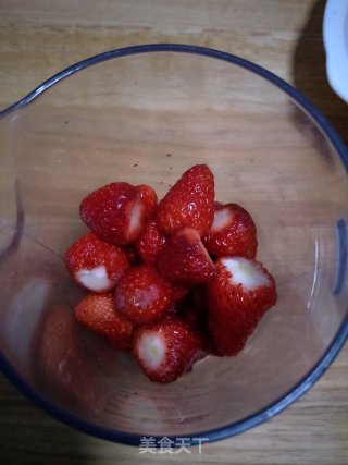 Strawberry Mirror Mousse recipe