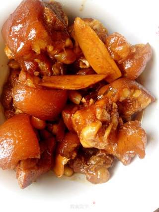 Braised Pork Knuckles with Spiced Peanuts recipe