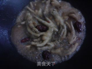 Date-flavored Chicken Feet recipe