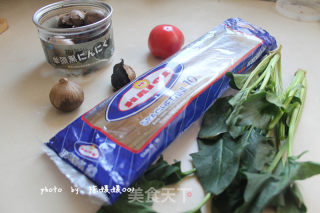 Food in Spring---【black Garlic Spinach Pasta】 recipe