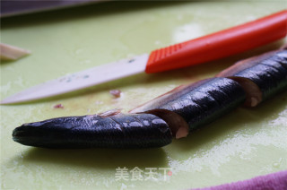 Empty Fried Pan Version Sauce-flavored Saury recipe