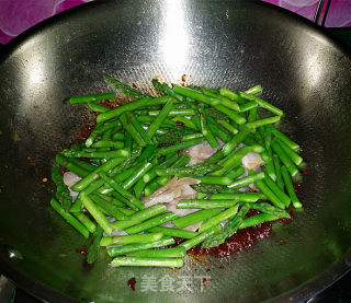 Stir-fried Bacon with Asparagus in Bean Sauce recipe