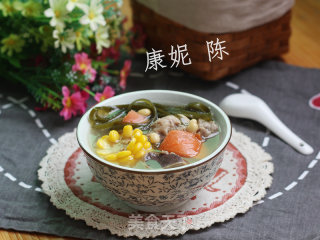 Seaweed and Corn Pork Ribs Soup recipe