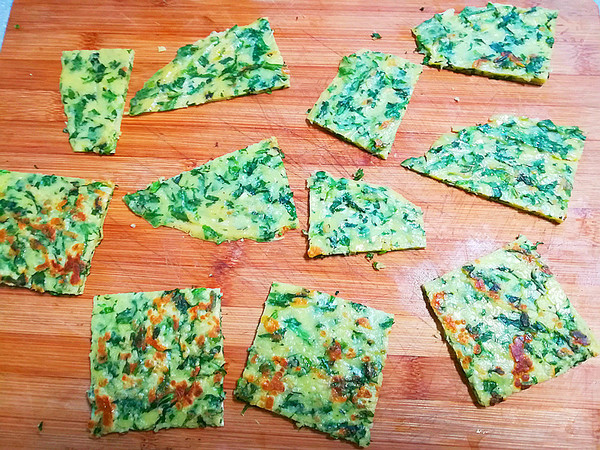 Chrysanthemum Leaf Omelette recipe