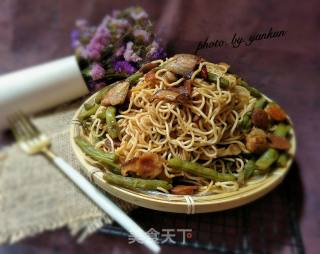 Braised Noodles with Beans and Meat recipe